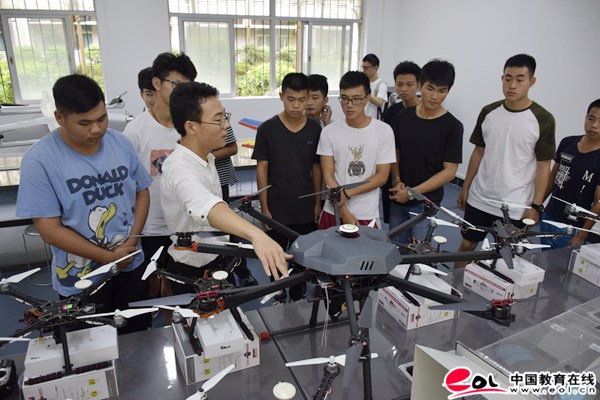 广东省内首个无人机专业开班,特种部队式专才